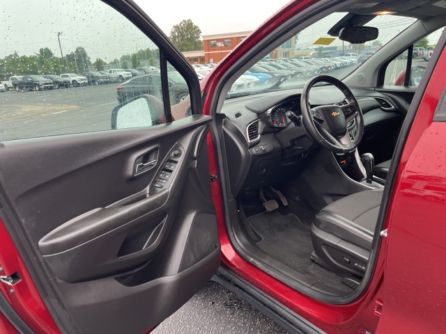 2022 Chevrolet Trax LT photo 3