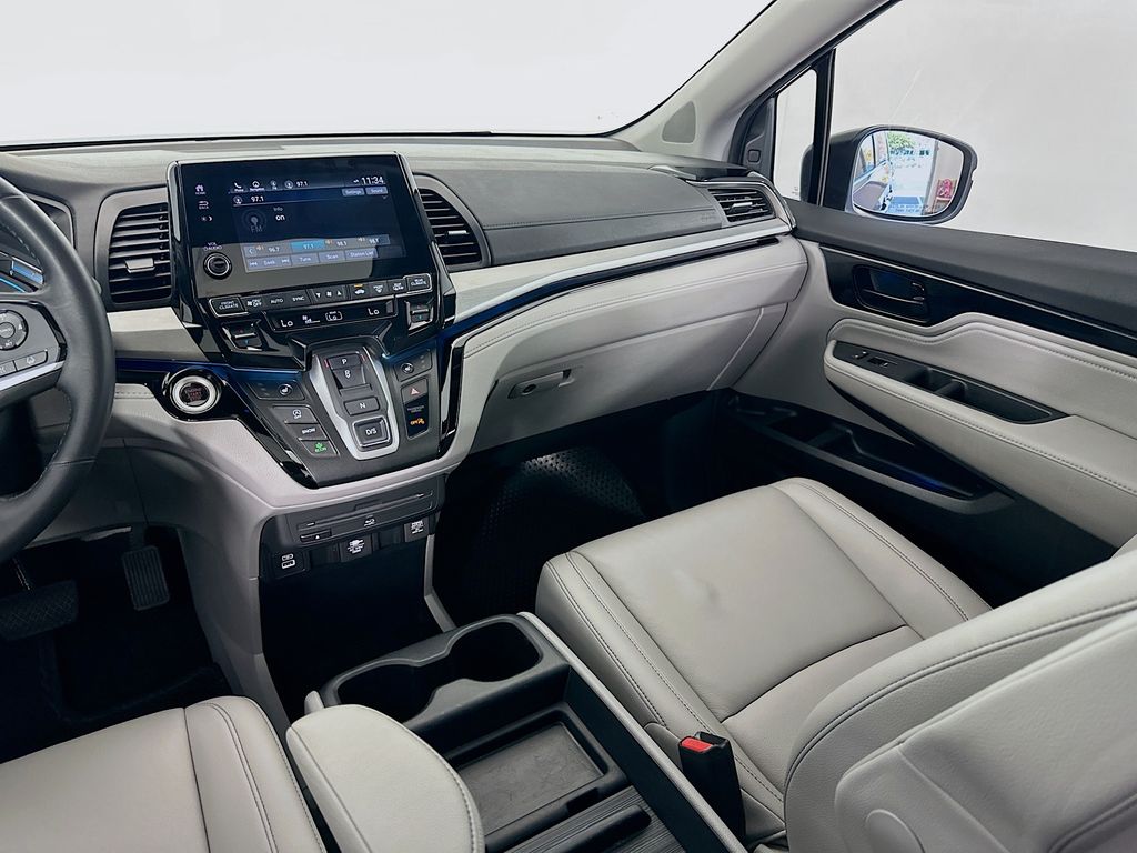 2023 Honda Odyssey Touring photo 22