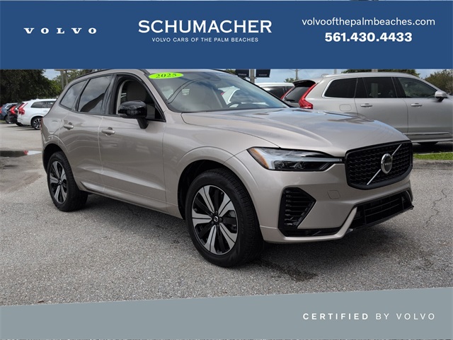 2025 Volvo XC60 Core's photo