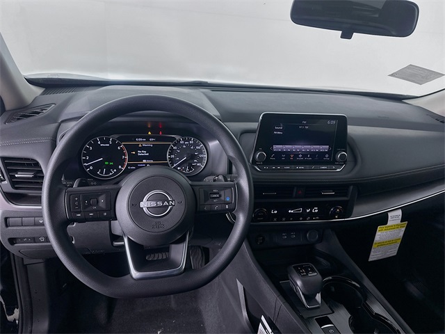 2024 Nissan Rogue SV photo 11