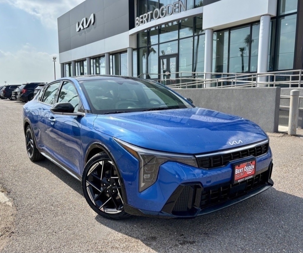 2025 Kia K4 GT-Line's photo