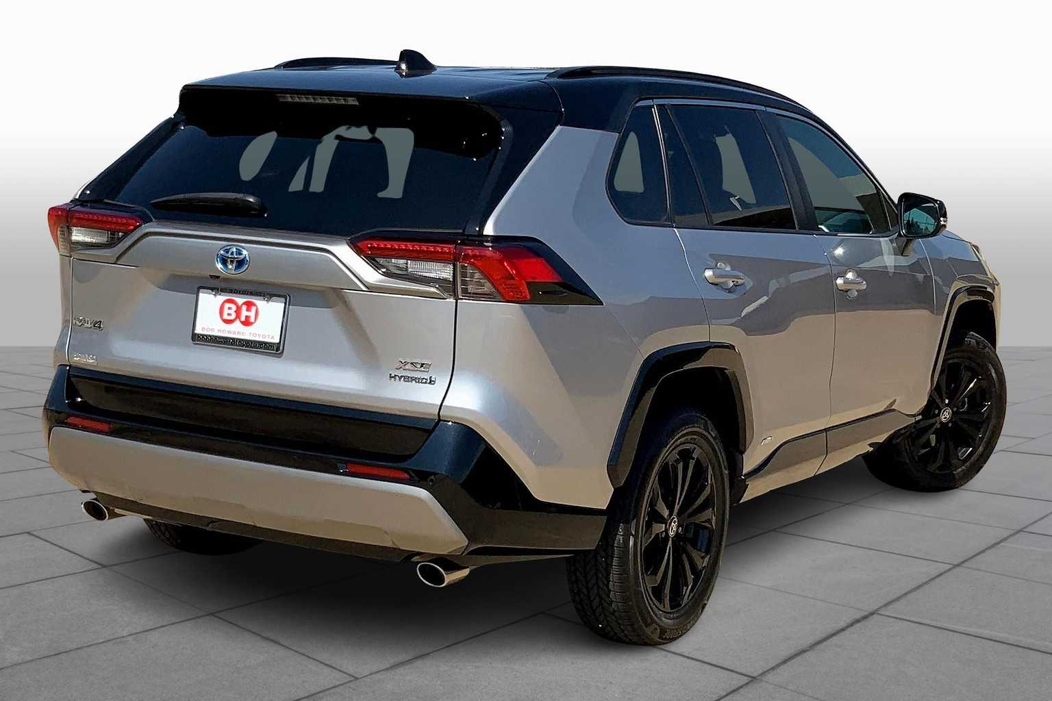 2022 Toyota RAV4 Hybrid XSE photo 12