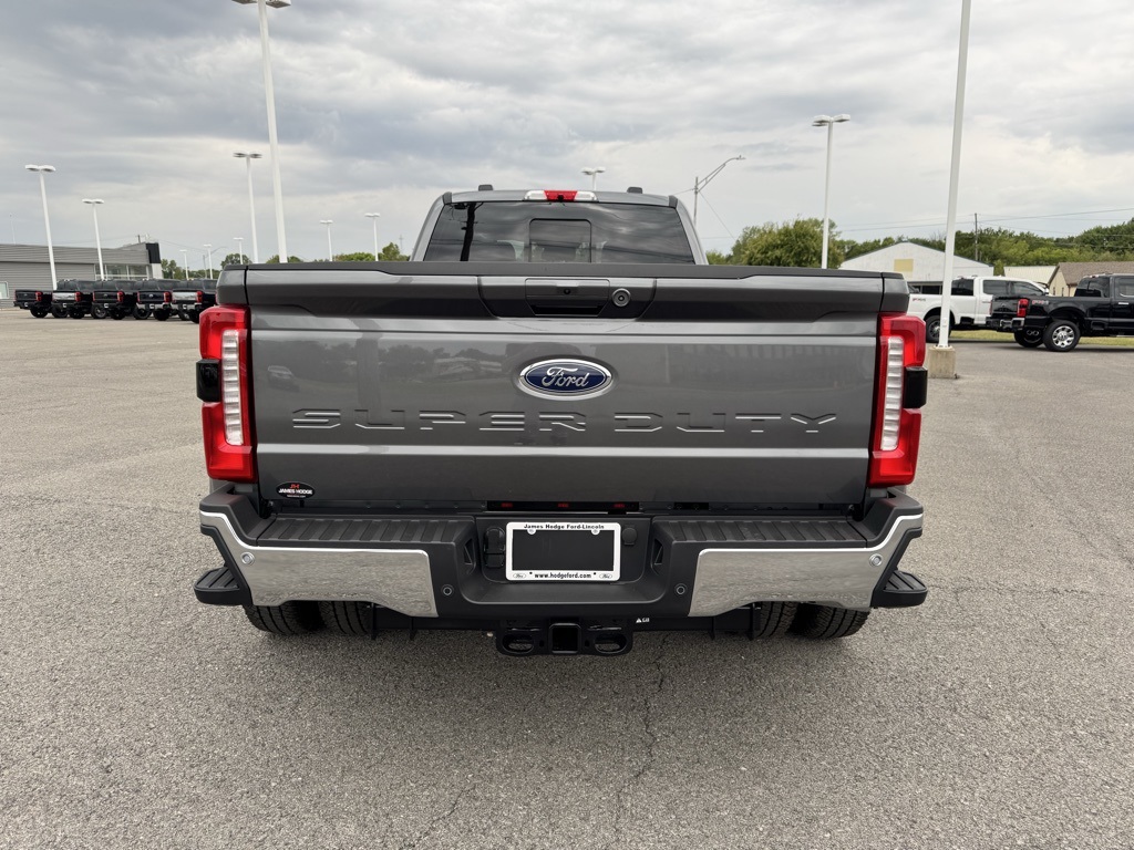 2026 Ford F-350 photo 6