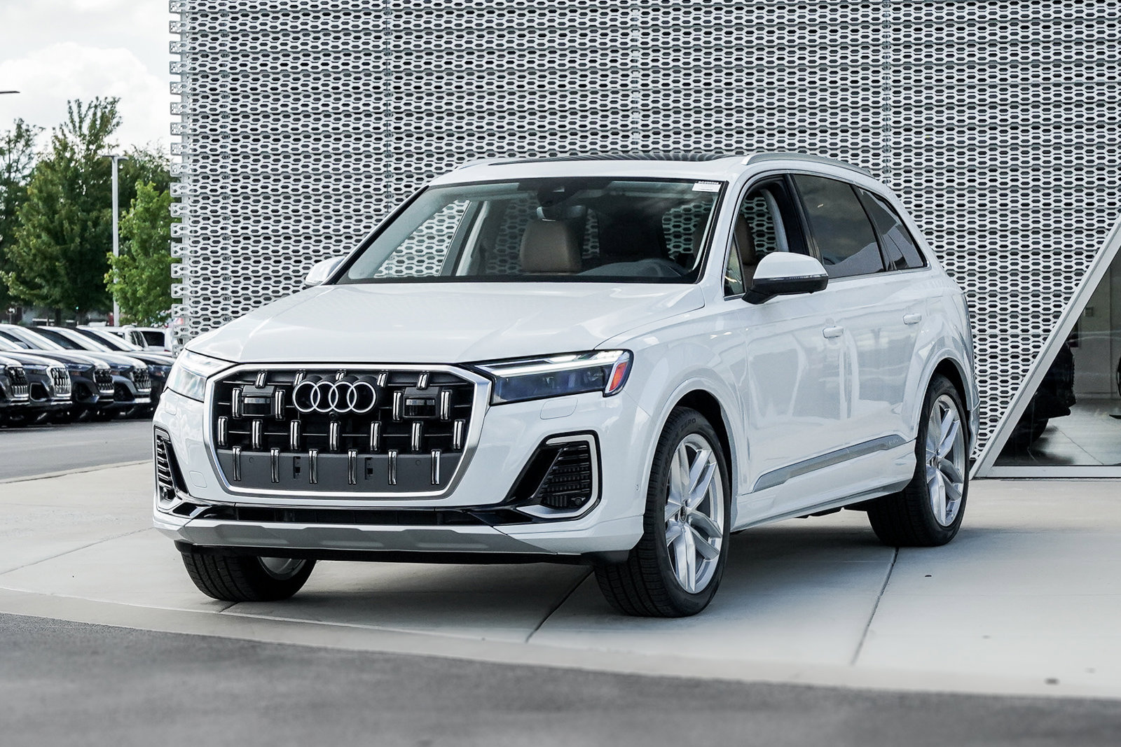2025 Audi Q7 Premium Plus photo 5