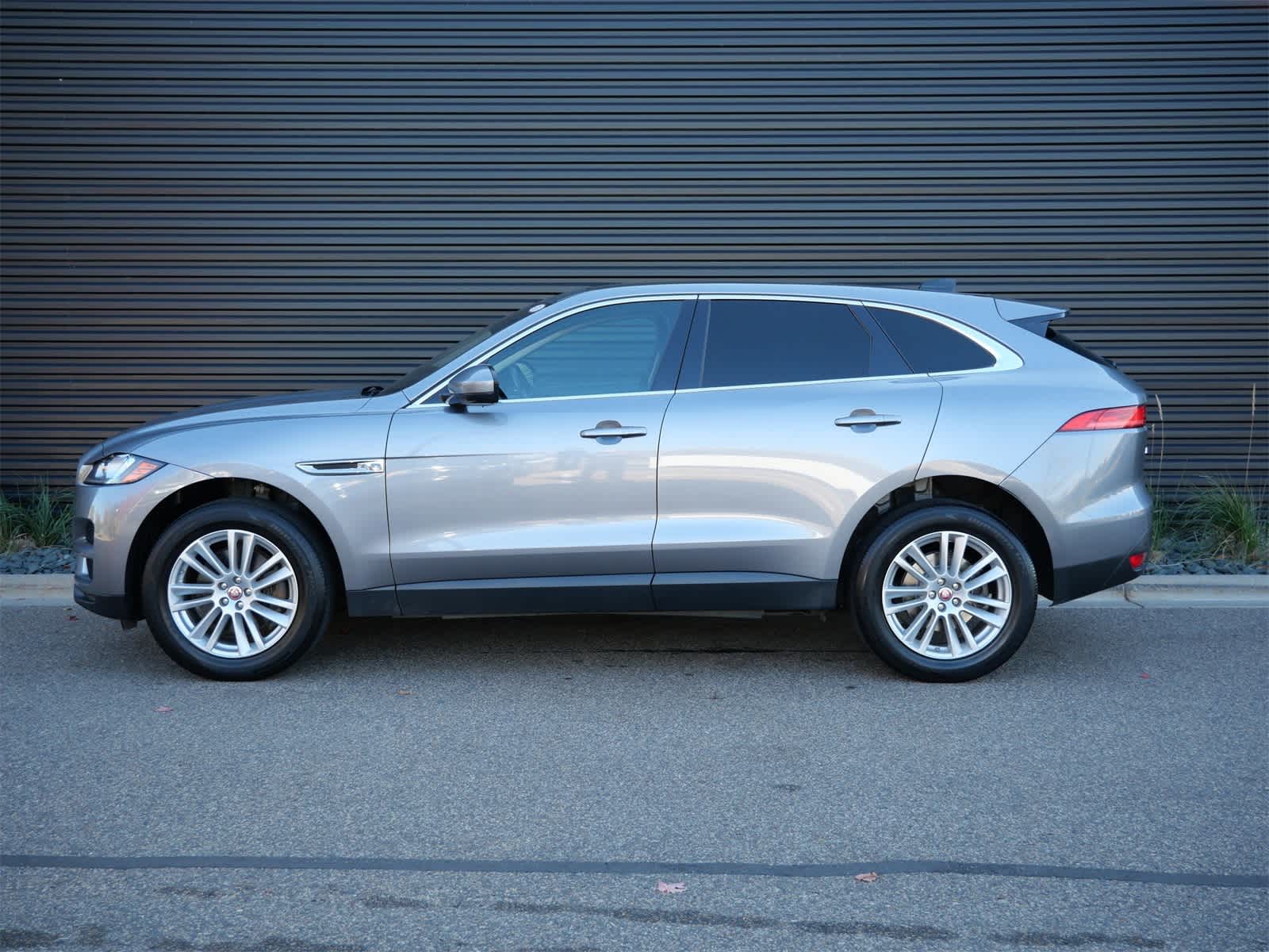 Used 2020 Jaguar F-Pace Prestige with VIN SADCK2GX5LA634624 for sale in Saint Paul, Minnesota