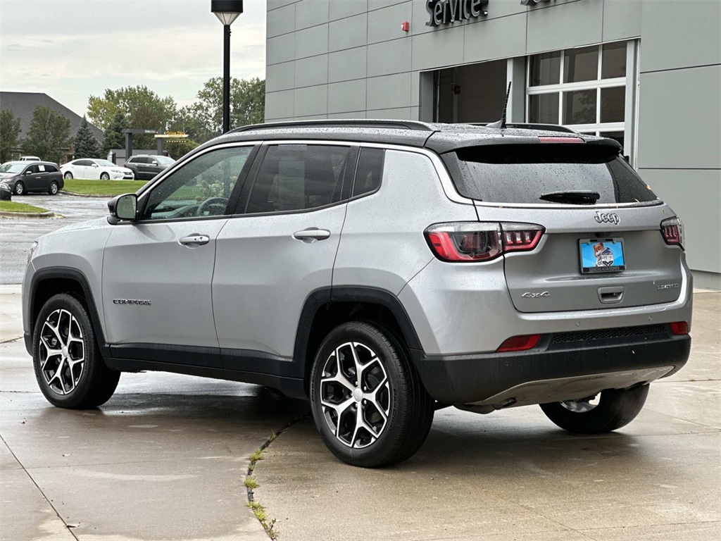 2024 Jeep Compass Limited photo 3