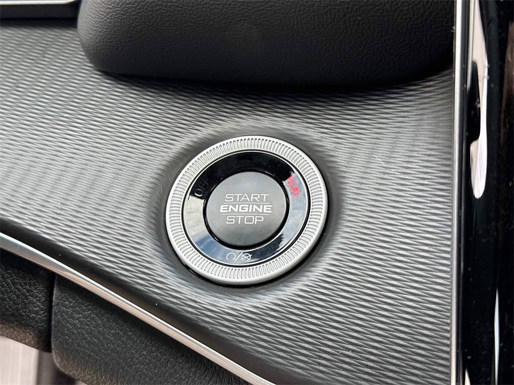 2025 Jeep Grand Cherokee Laredo photo 4