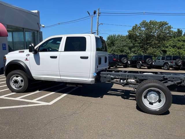 2025 Ram 5500 Tradesman photo 2