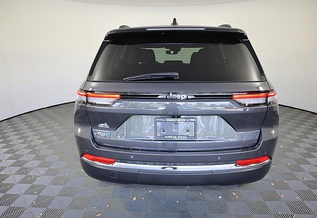 2022 Jeep Cherokee Limited 4xe photo 2