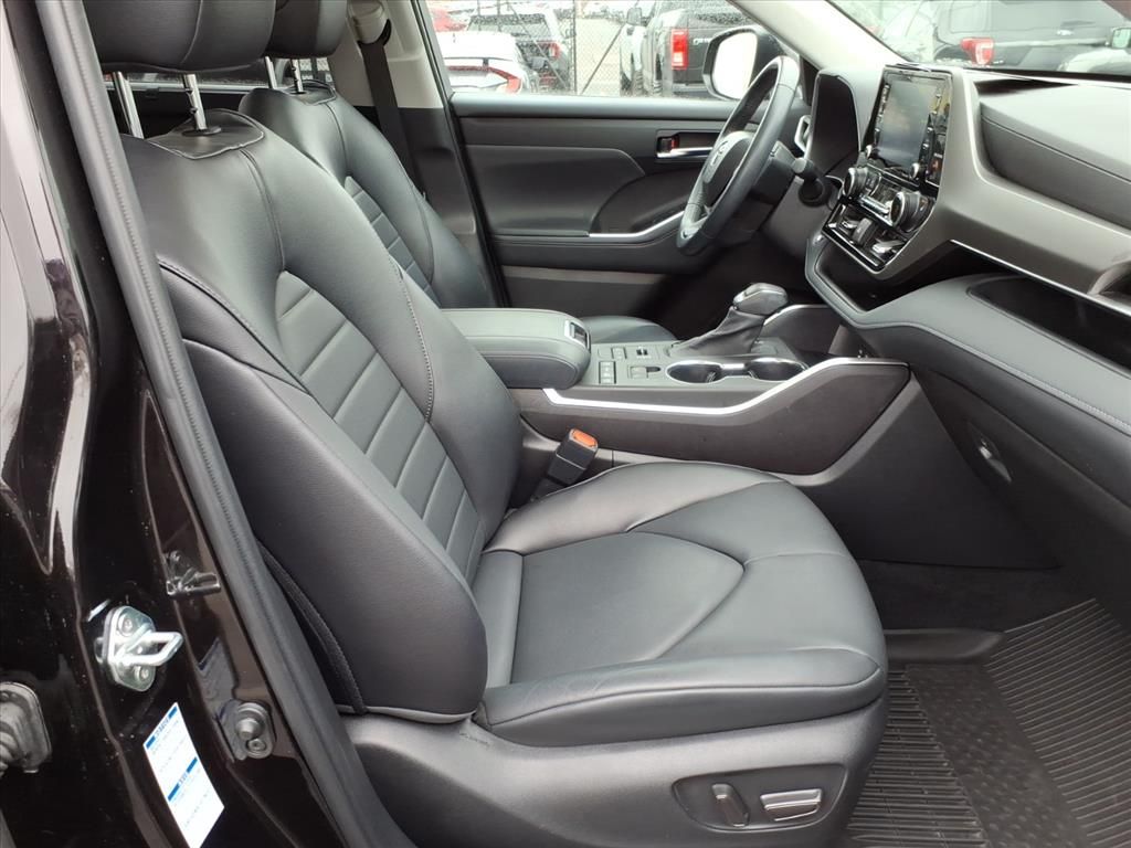 2022 TOYOTA HIGHLANDER - Image 16