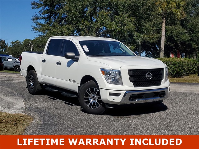 2024 Nissan Titan SV's photo