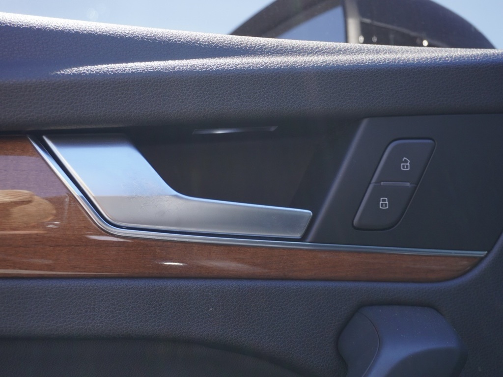 2021 Audi Q5 45 Premium photo 9