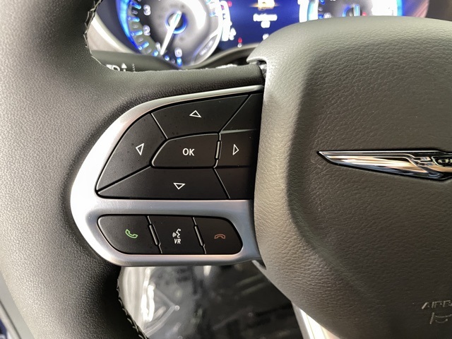 2025 Chrysler Pacifica photo 21