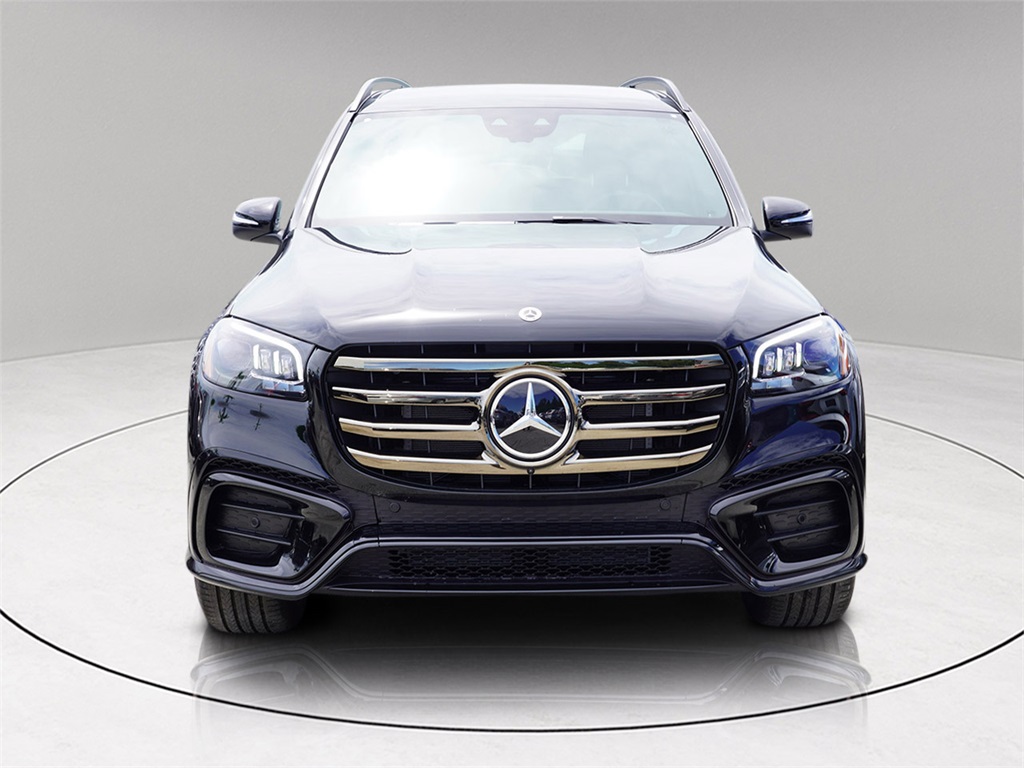 2026 Mercedes Benz GLS 450 4MATIC photo 2