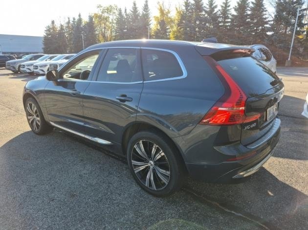 2022 Volvo XC60 B5 Inscription photo 2