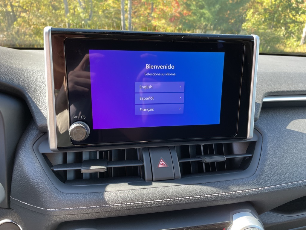 2025 Toyota RAV4 Hybrid XLE photo 9