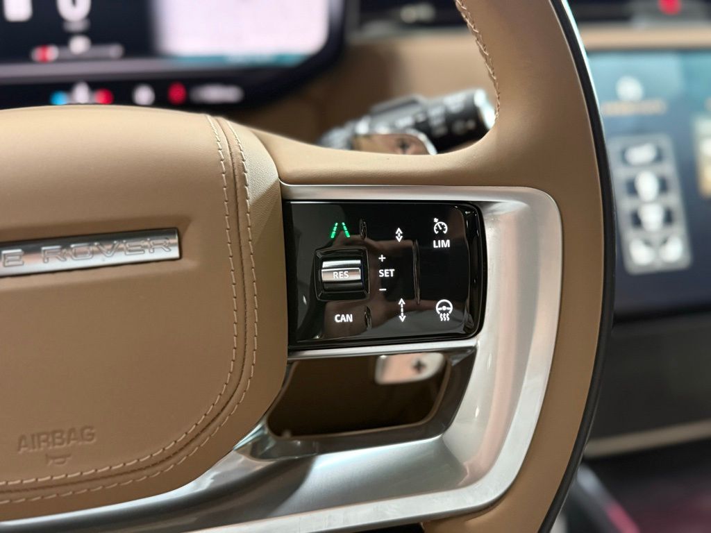2025 Land Rover Range Rover Autobiography photo 31