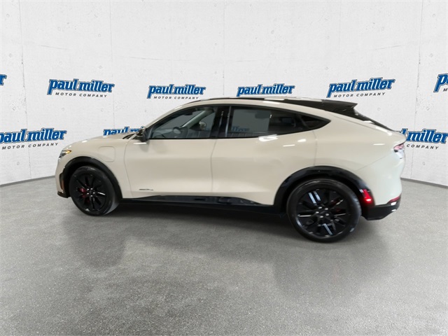 2025 Ford Mustang Mach-E Premium photo 7