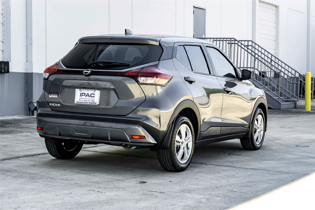 2025 Nissan Kicks Play S photo 4