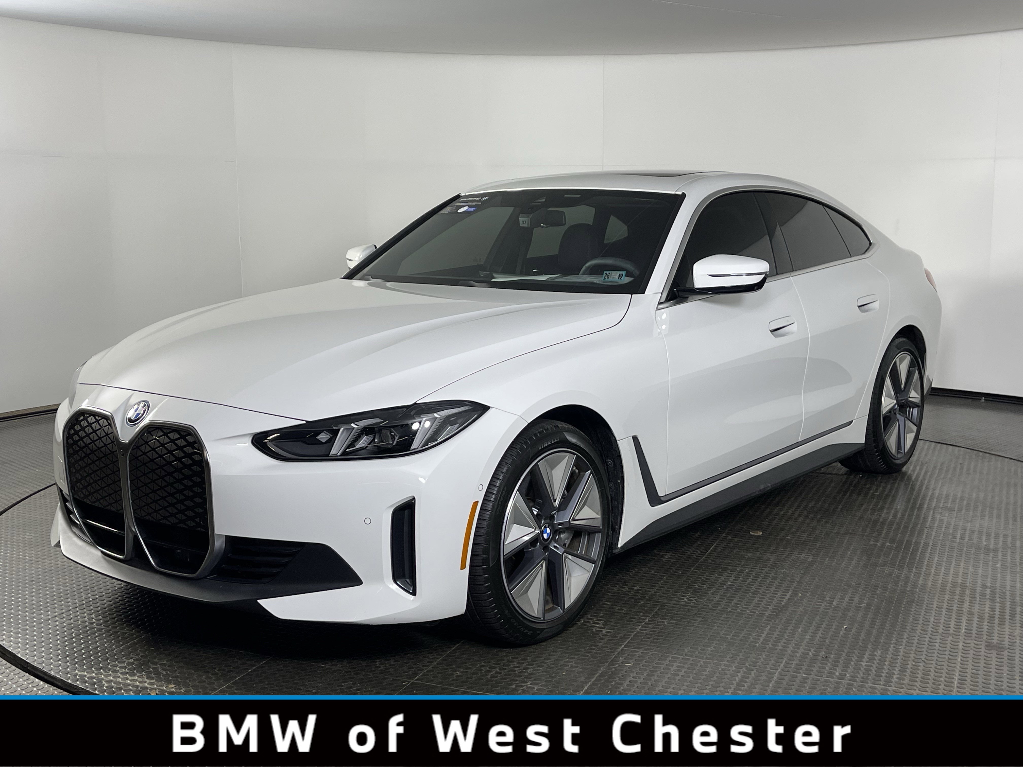 2025 BMW i4 40's photo