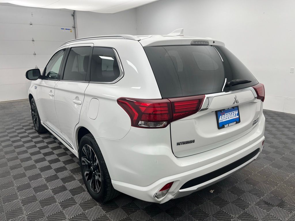 2018 Mitsubishi Outlander PHEV SEL photo 4
