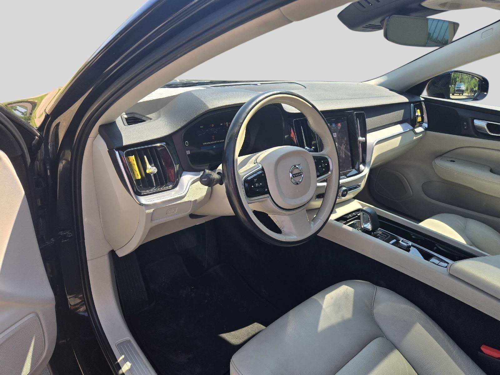 2024 Volvo S60 Core photo 9