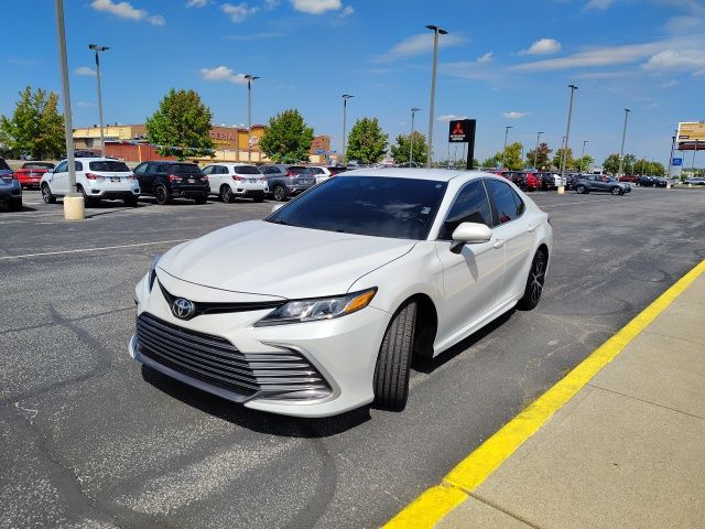 2024 Toyota Camry SE photo 3