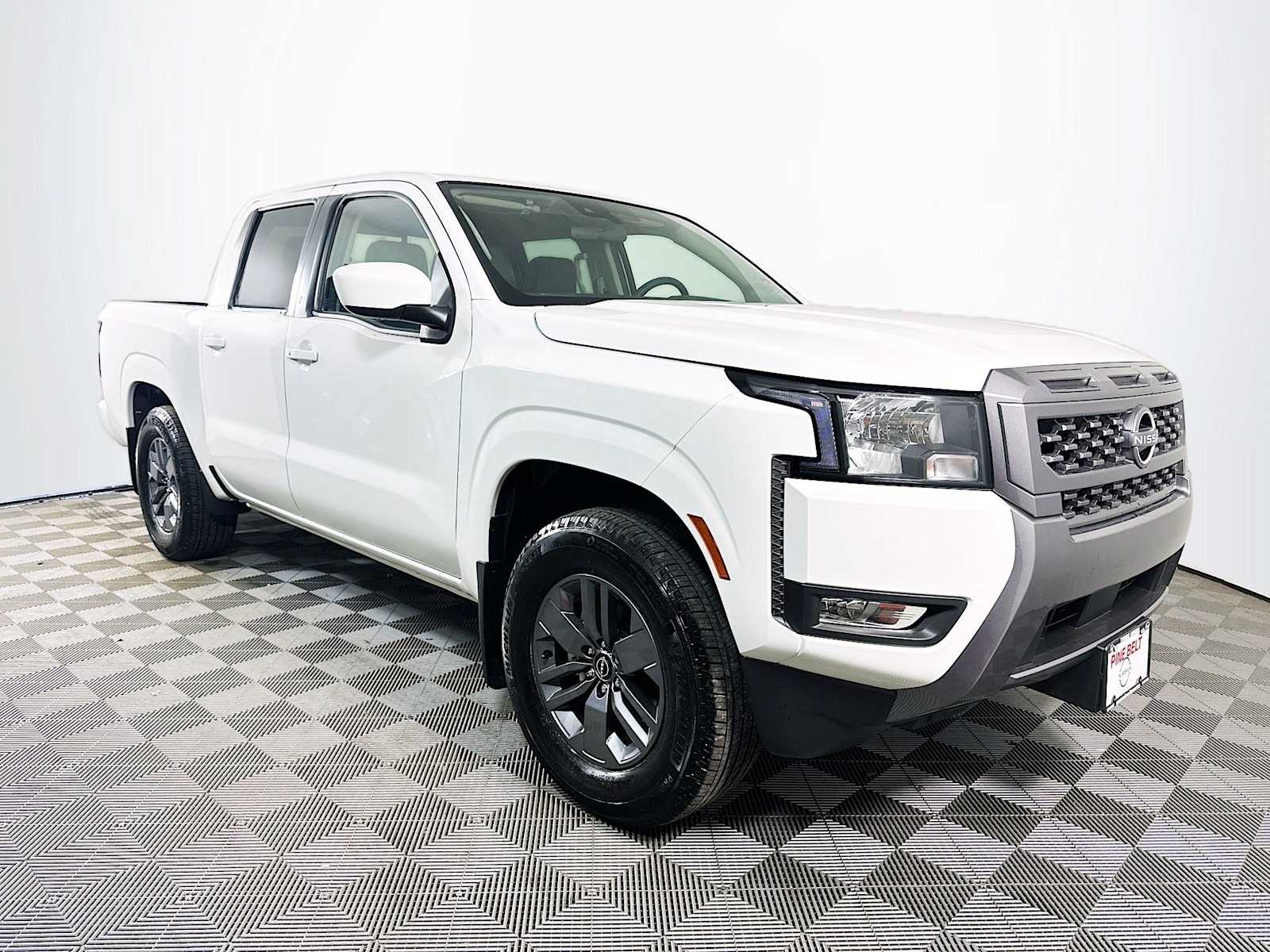 2025 Nissan Frontier SV photo 3