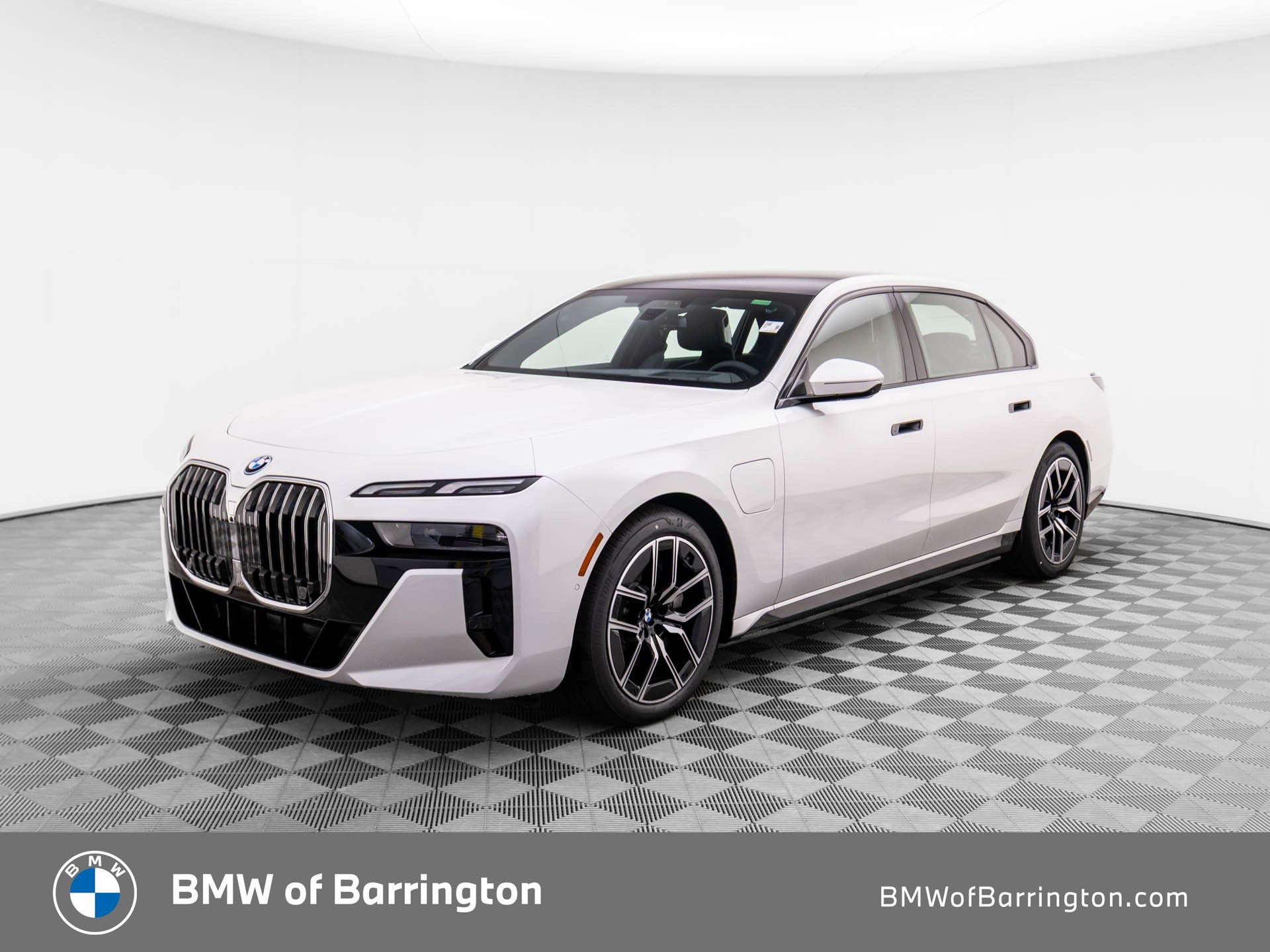 New 2025 Mineral White Metallic BMW 750e xDrive image 1
