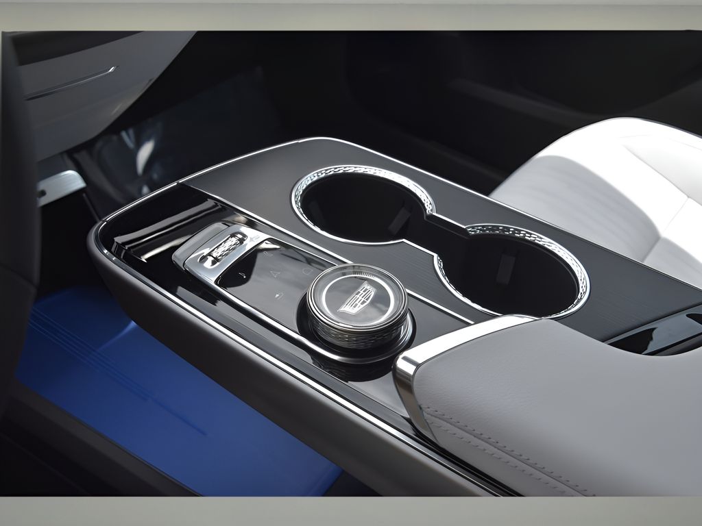 2025 Cadillac Lyriq Luxury photo 26