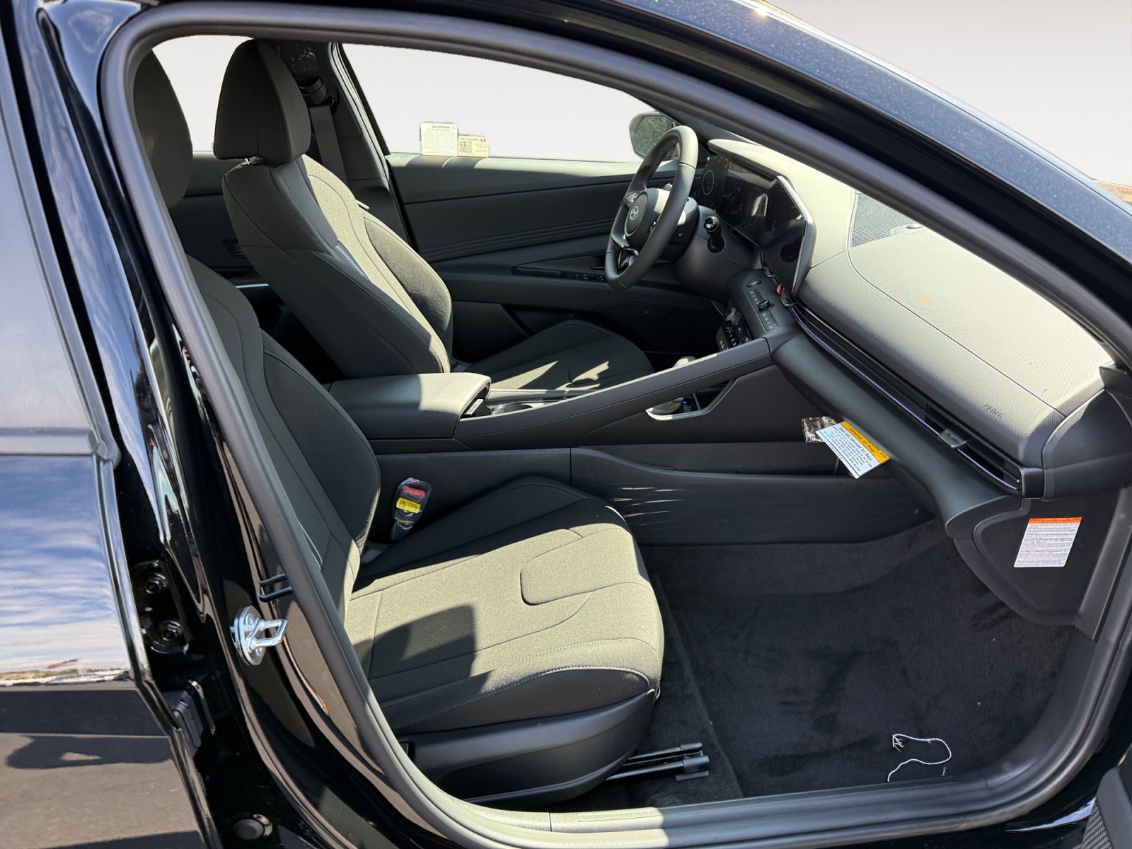 2025 Hyundai Elantra Hybrid SEL Sport photo 19