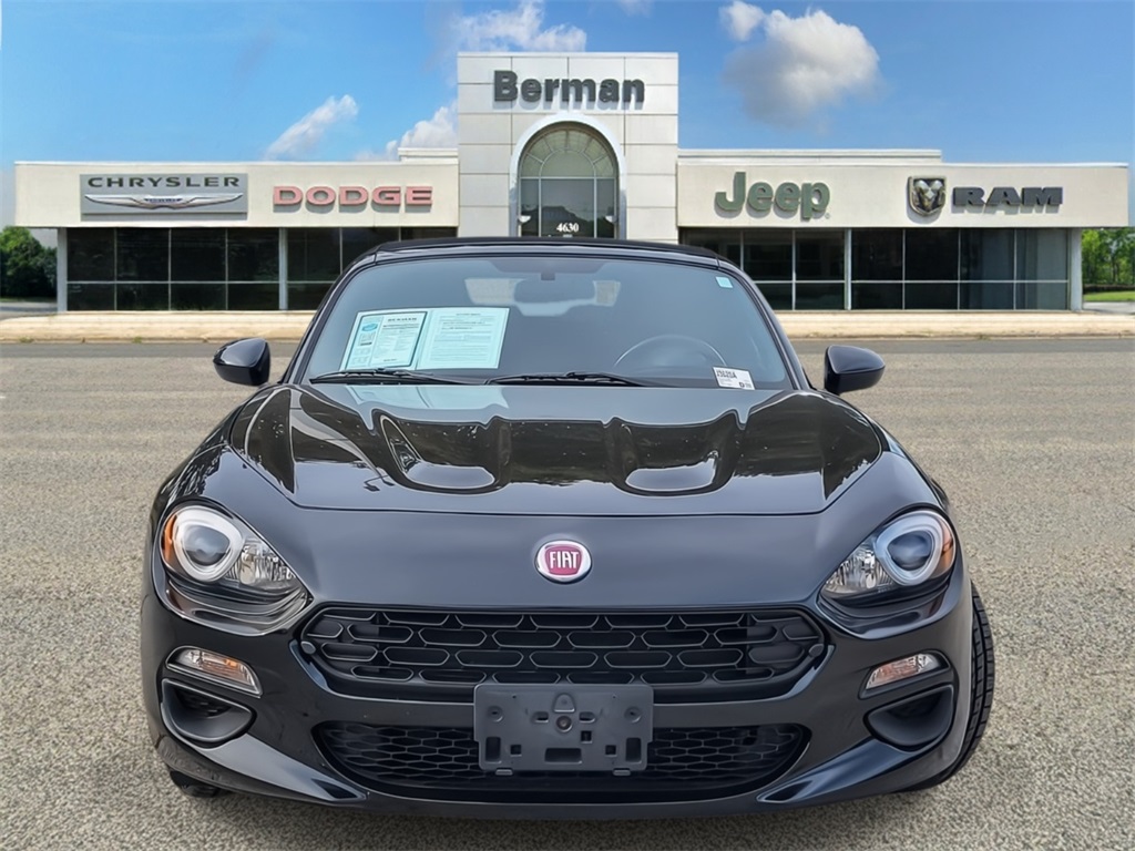 2017 Fiat 124 Spider Classica photo 3