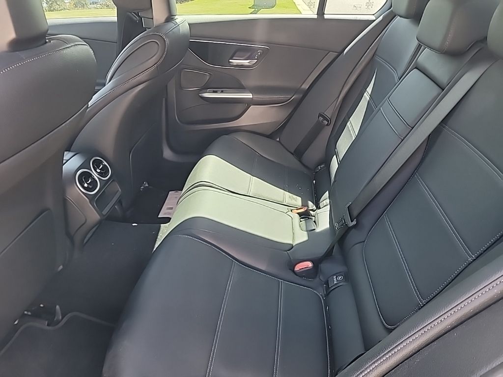 2022 Mercedes Benz C 300 photo 4