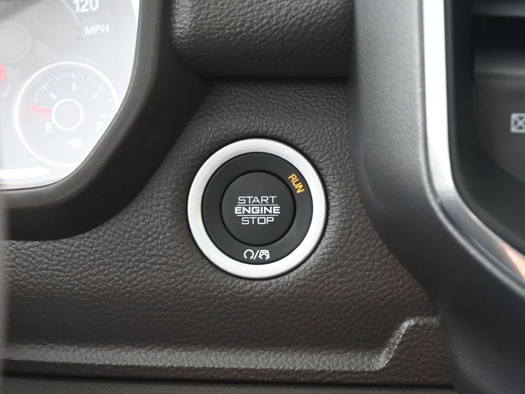 2026 Ram 1500 Laramie photo 2