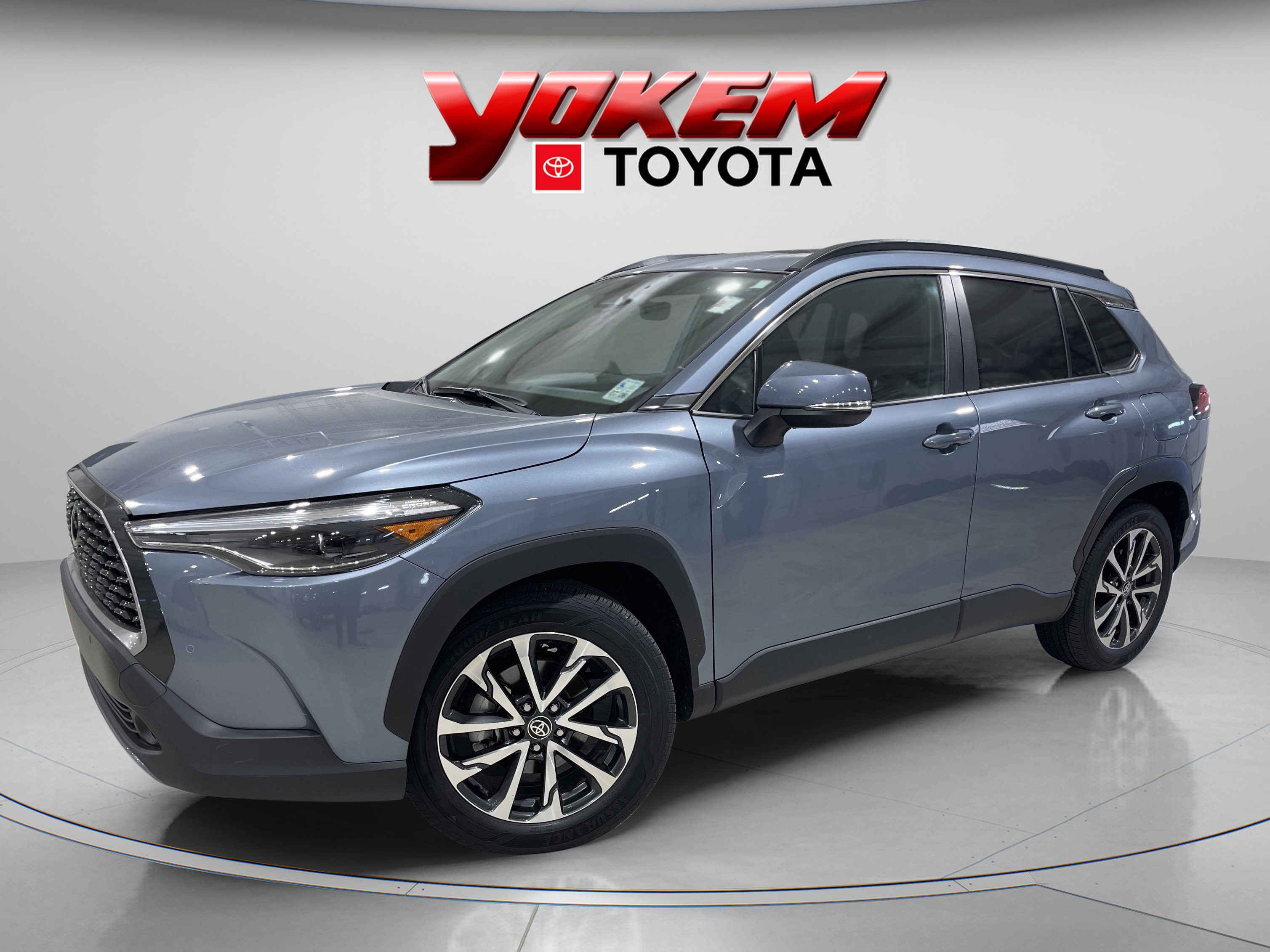 2023 Toyota Corolla Cross XLE's photo