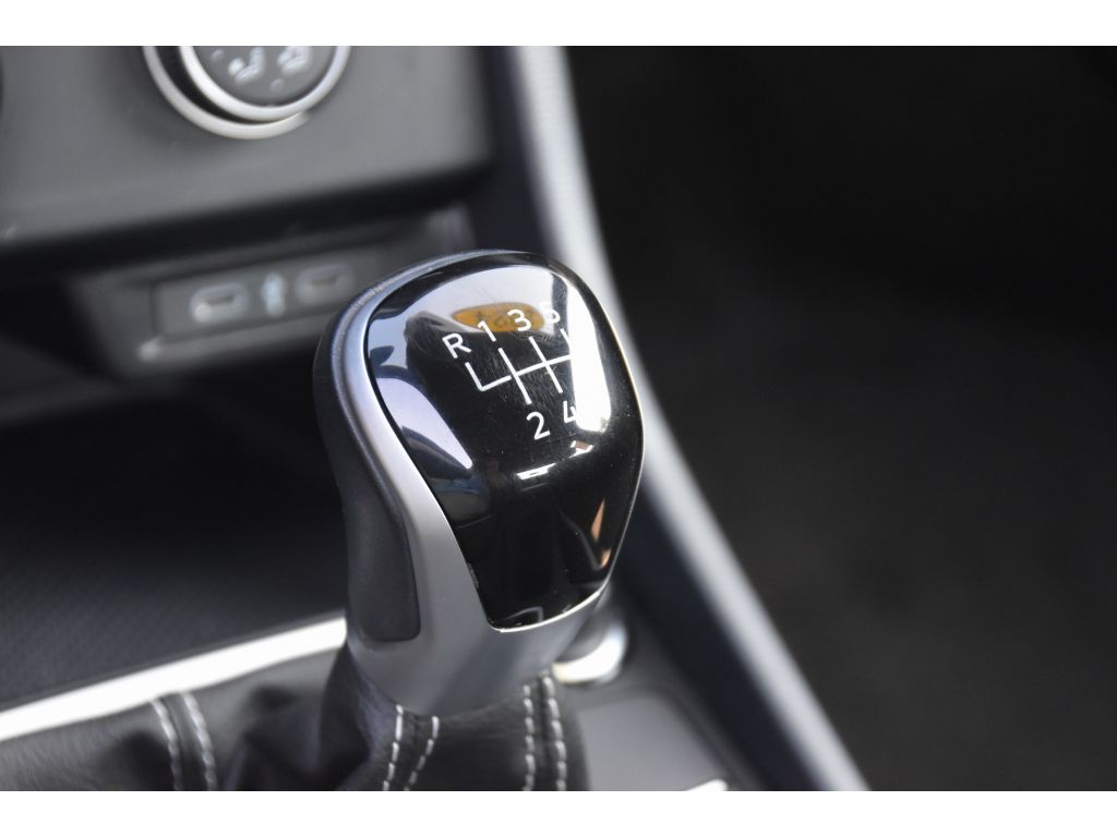 2024 Volkswagen Jetta Sport photo 24