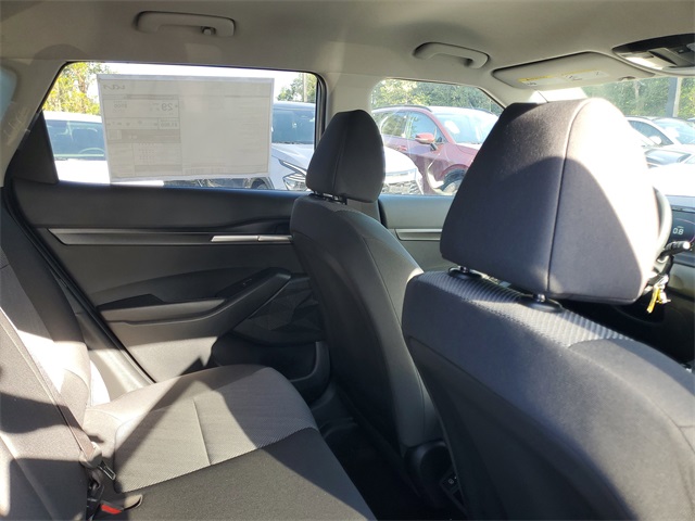 2025 Kia Seltos LX photo 27