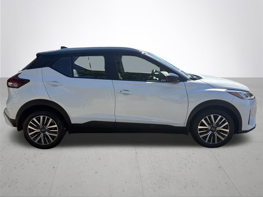2023 Nissan Kicks SV photo 5
