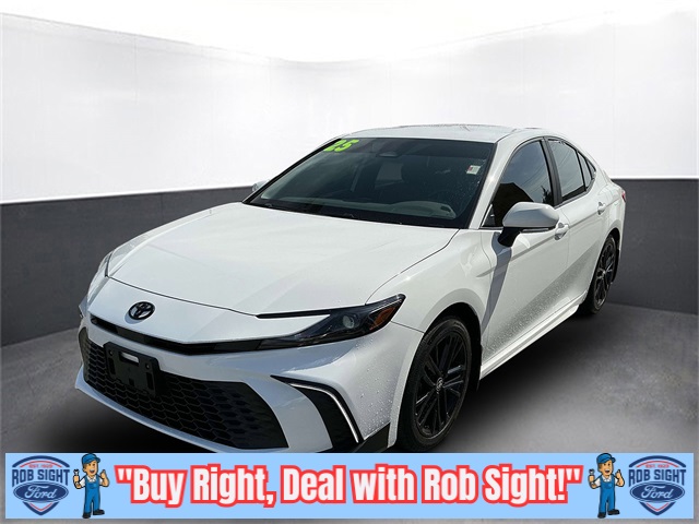 Used 2025 Toyota Camry SE with VIN 4T1DAACK5SU510319 for sale in Kansas City