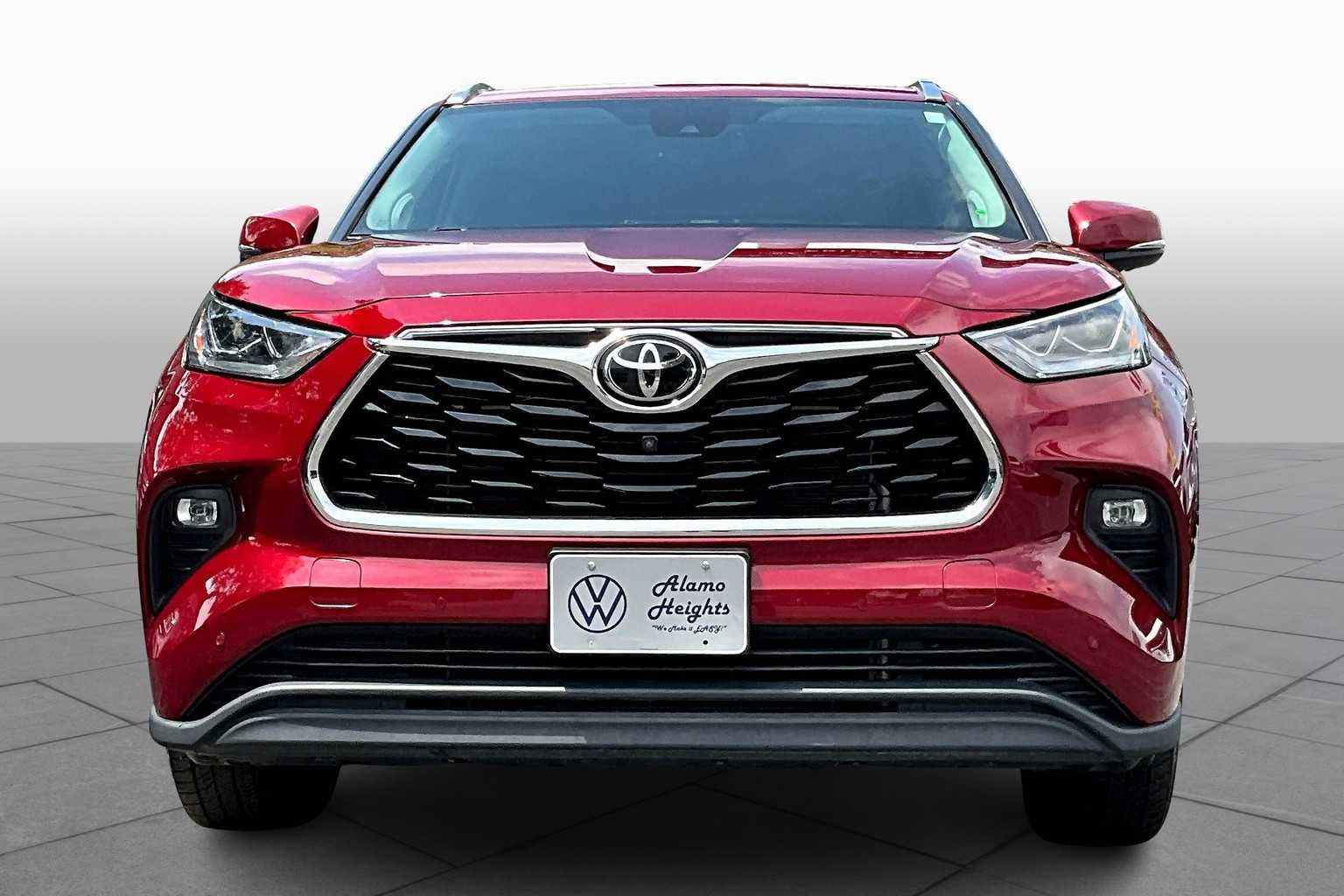 2022 Toyota Highlander Limited photo 3