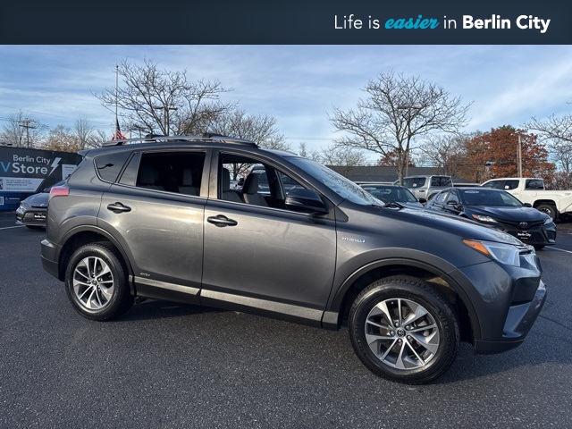 2018 Toyota RAV4 XLE's photo