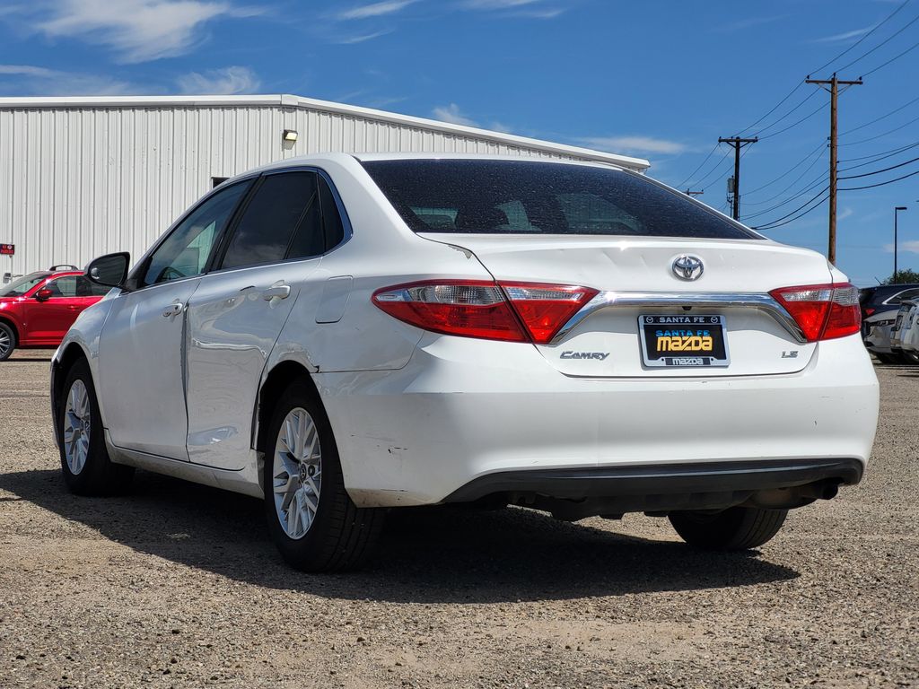 2016 Toyota Camry LE photo 7
