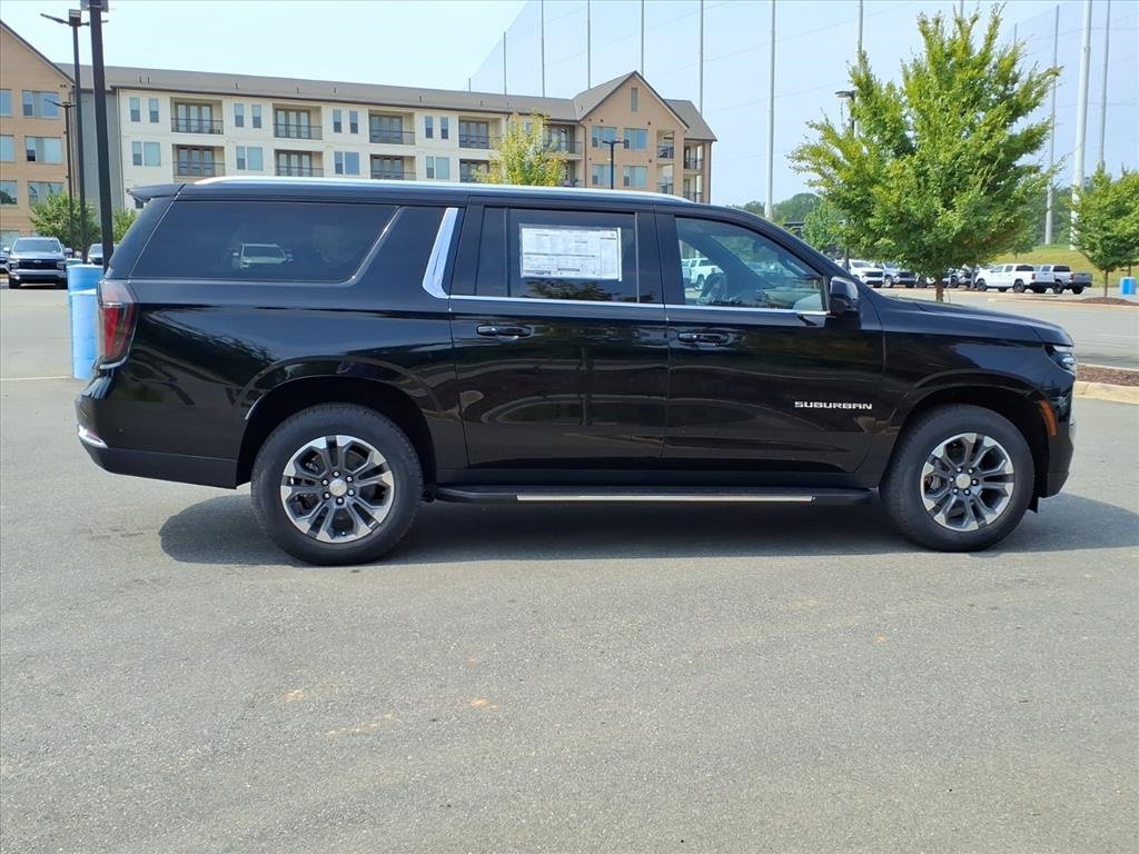 2025 Chevrolet Suburban LS photo 30
