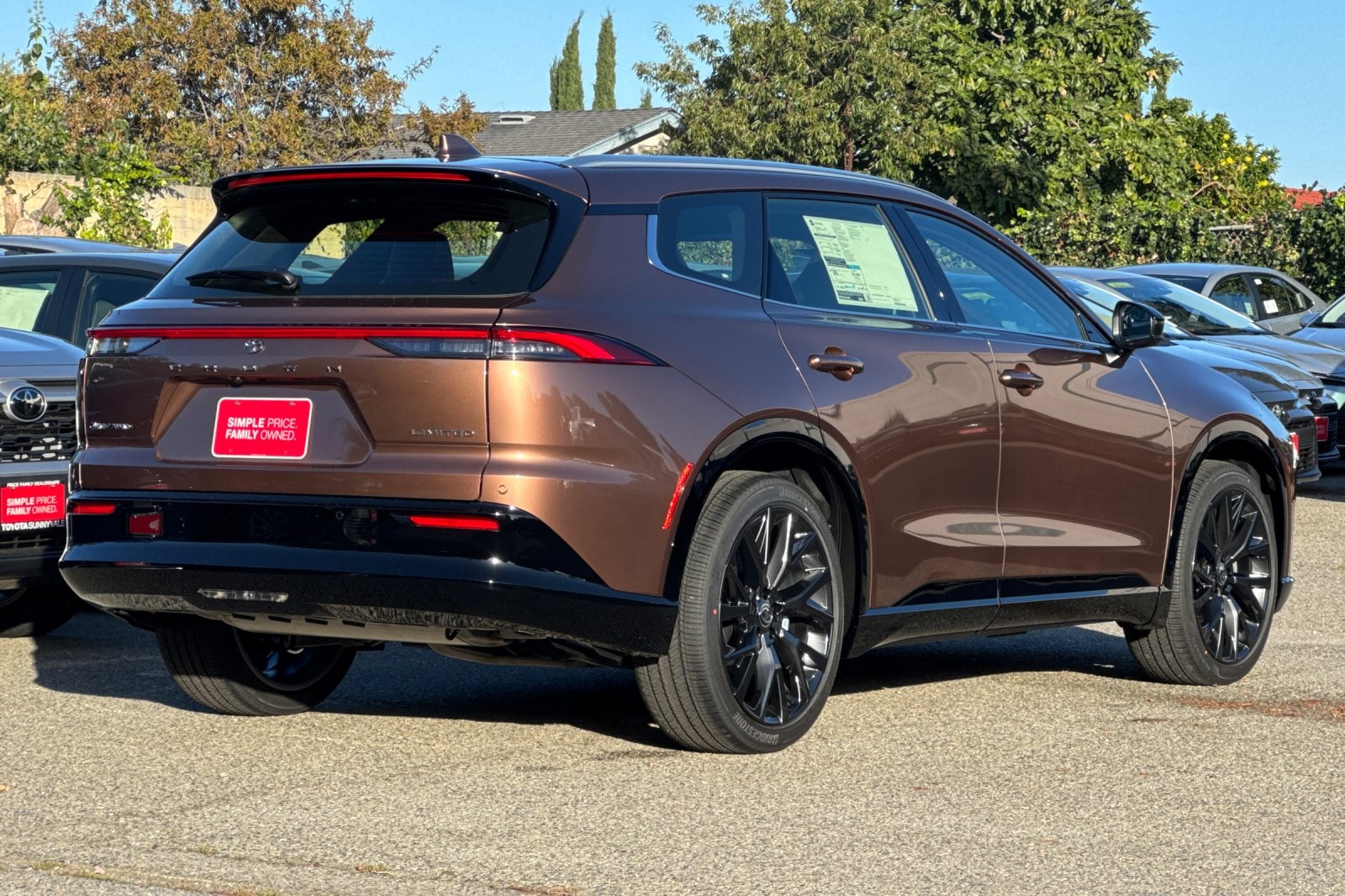 2025 Toyota Crown Signia Limited photo 3