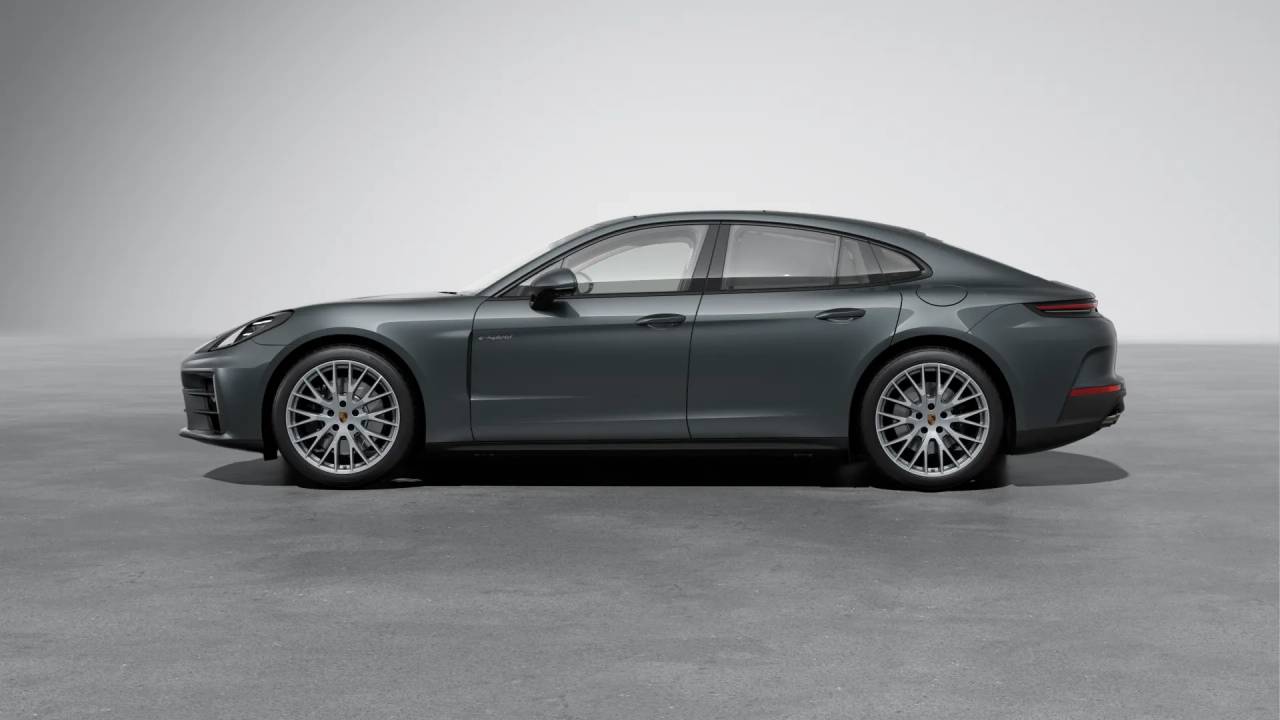 2026 Porsche Panamera 4 E-Hybrid photo 2