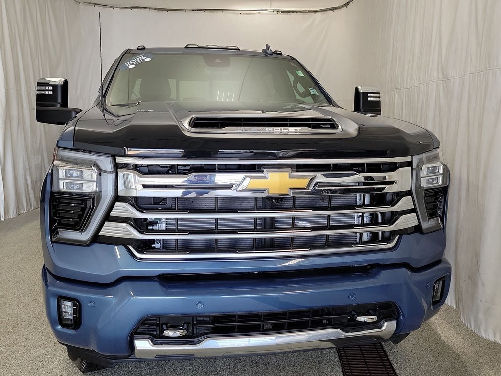 2025 Chevrolet Silverado 3500HD High Country photo 4