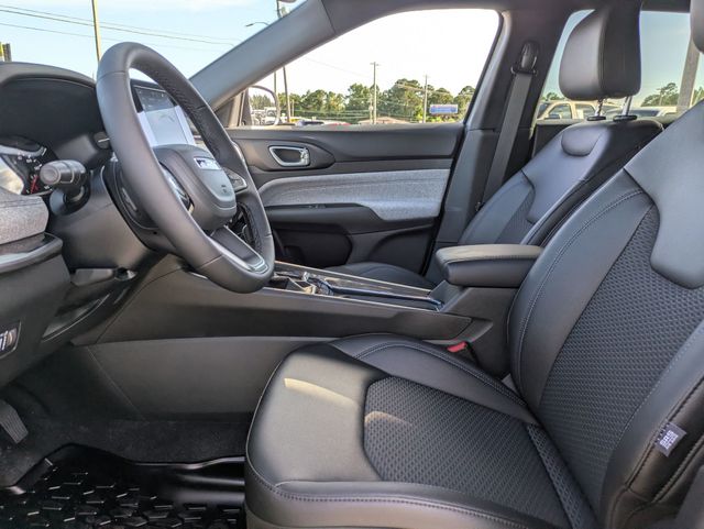 2025 Jeep Compass Latitude photo 12