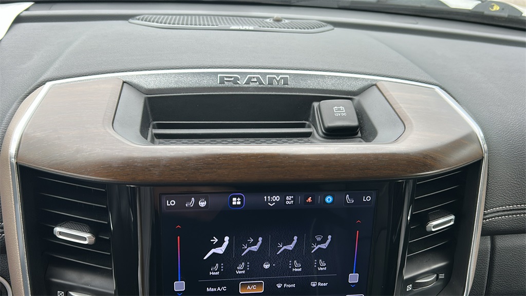 2022 Ram 2500 Laramie photo 32