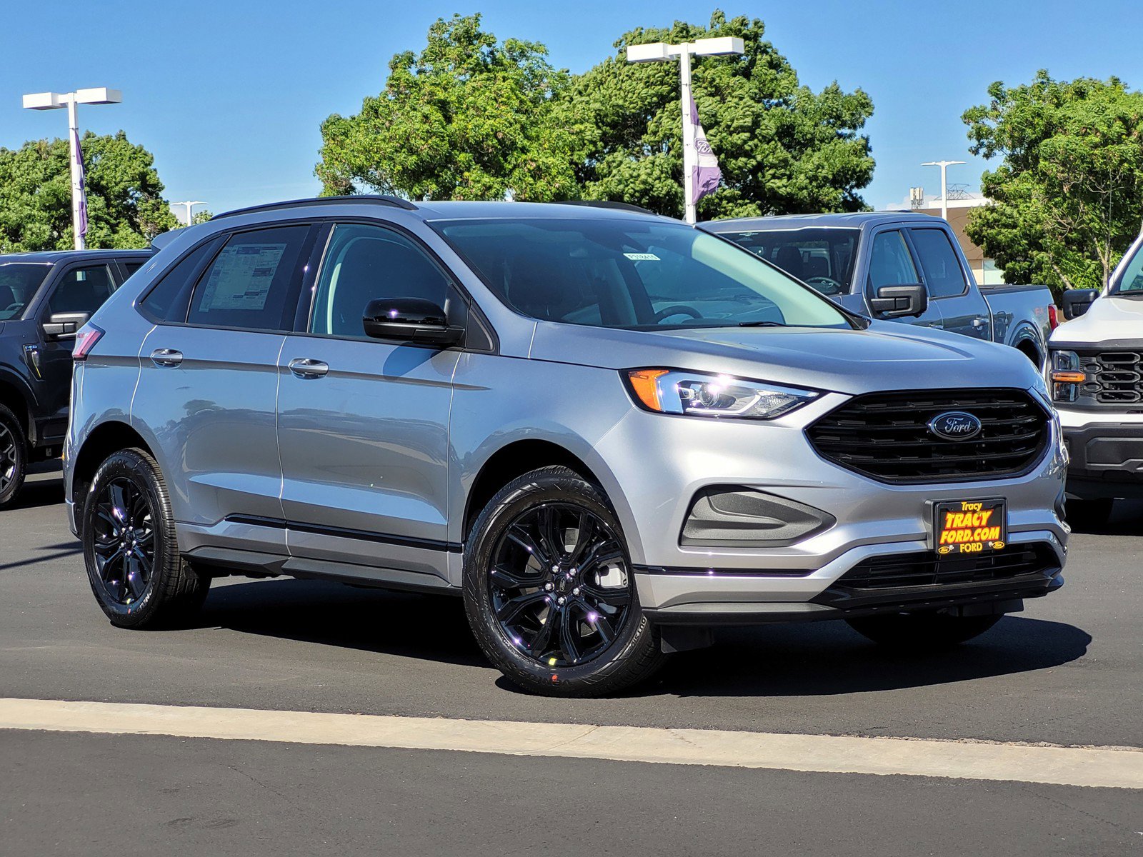 2024 Ford Edge SE's photo
