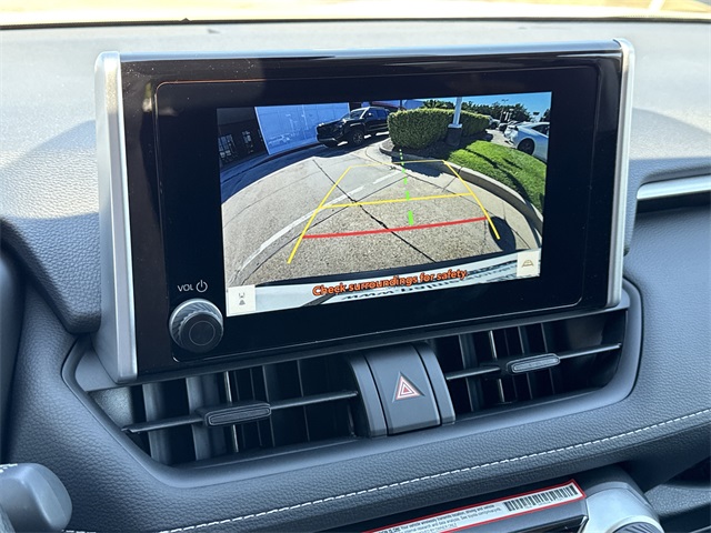 2025 Toyota RAV4 XLE photo 20